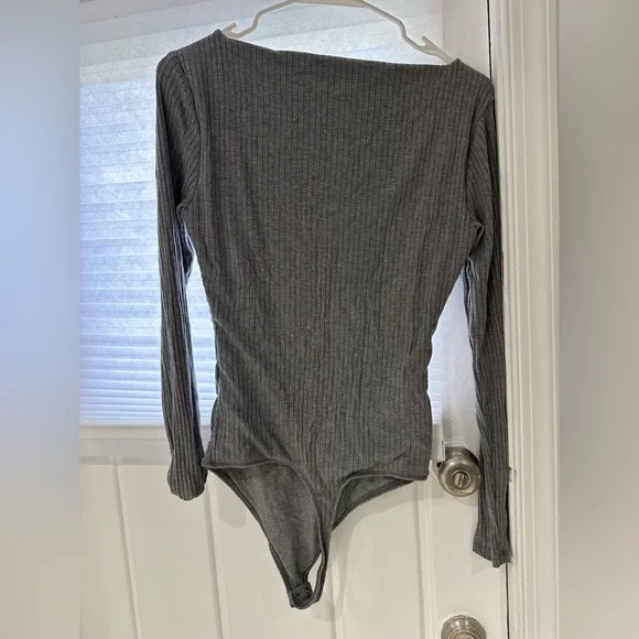 NWOT Abercrombie & Fitch Dark Gray Long-Sleeve Wide Rib Slash Bodysuit Size M - Picture 5 of 7